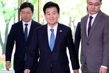 정동영 한마디에 금 간 '연합비밀' …  鄭, 출처 주장 무너지자 동맹파 겨냥 프레임 전환