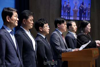 [포토] 이은해 변호 이력 관련해 입장을 밝히는 홍덕희 예비후보