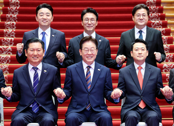 차기 지도자 與 김민석 12.3%·조국 10.4% … 野 장동혁 13.2%·한동훈 9.8%