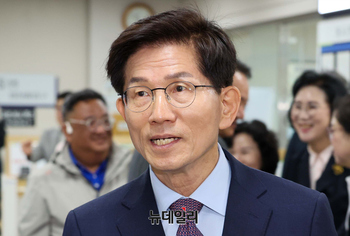 [포토] 선거법위반 선고 공판 출석하는 김문수 전 장관