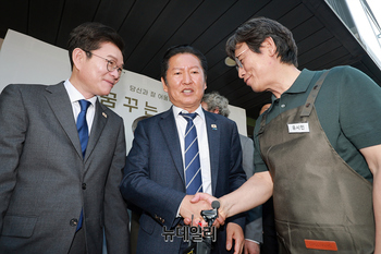 [포토] 유시민과 대화나누는 정청래-정원오