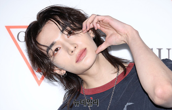 [영상] 스트레이 키즈 현진 '독특한 볼하트' 