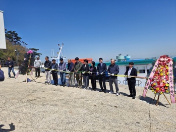 화성 국화도선호 출항