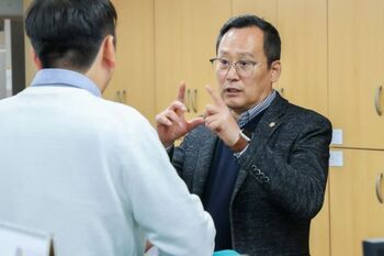 [인터뷰] ‘정책 전문가’ 홍성근 예비후보 “울릉의 미래, 증명된 실천력으로 완성하겠다”