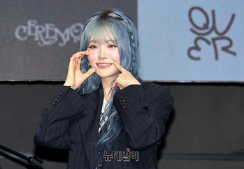 [영상] 컴백한 QWER 리더 쵸단