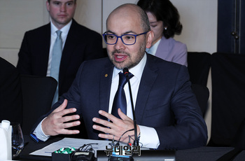 [포토] 인사말하는 '데미스 하사비스' 구글 딥 마인드 CEO