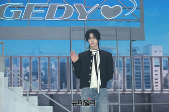 [포토] 컴백한 투어스 도훈