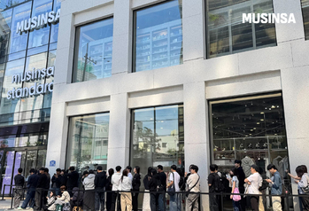 2천평 '복합 놀이터' 통했다 … '무신사 성수 메가스토어', 오픈 3일만에 매출 9억 