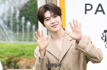 [영상] 제로베이스원 석메튜 '안녕하세요'