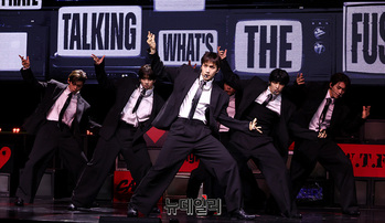 [포토] 무대 선보이는 82메이저(82MAJOR)