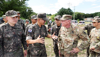 한미동맹 지운 '자강' 외침, 그 치명적인 유혹이 부를 김정은의 '미소'