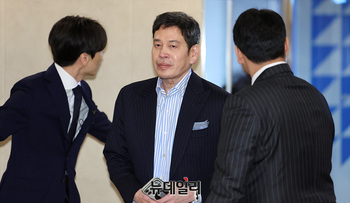 [포토] '한지희 콘서트' 향하는 정용진 회장 