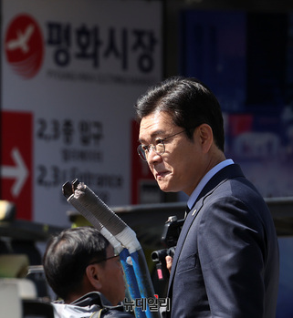 [포토] 평화시장 찾은 정원오 민주당 서울시장 후보