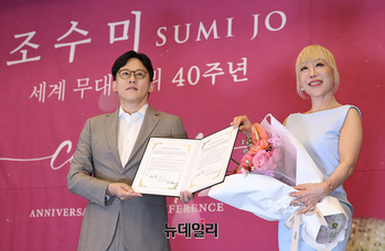 [포토] 소프라노 조수미, SM Classics와 전속 레코딩 계약 체결