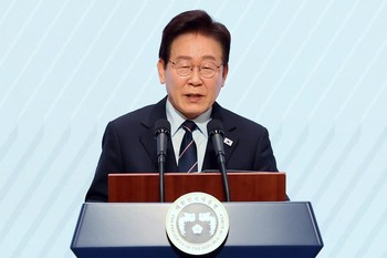 李 대통령 "조작 기소·언론·흉기 살해 위협서 국민이 절 살렸다"