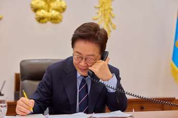 부산 李 대통령 지지도 57.9% … 민주 41.6% vs 국힘 37.5%