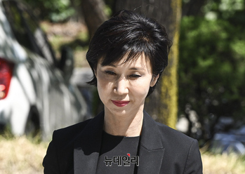 [포토] 재산분할 파기환송심 출석하는 노소영 관장