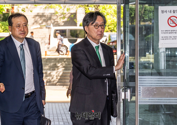 [포토] 공판 출석하는 장호진 전 국가안보실장