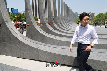 [영상] 광화문 감사의정원 둘러보는 정원오 후보