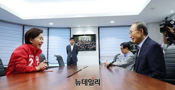 [포토] 이명박 전 대통령 만난 양향자 후보 