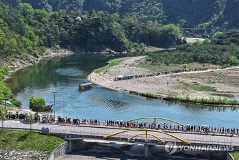 영화 '왕사남' 흥행 돌풍에 영월 장릉·청령포 관람객 52만 명 돌파 ··· 5개월만에 작년 방문 2배 도달