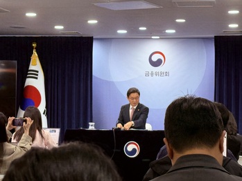 조 단위 과징금 반려 입 연 이억원 … "ELS 제재, 법리적 완결성이 먼저"