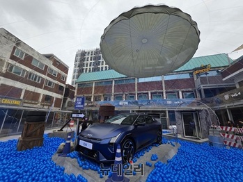 [르포] ‘배틀그라운드가 현실로’ 성수 일대 ‘제8구역’ 팝업 가보니 