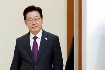 기업·언론·야당까지 겨눈 李 대통령 … 거세지는 'SNS 정치' 논란