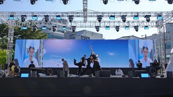 [포토뉴스] 춘천시청 광장서 즐기는 예술의 향연 '봄내예술제' 성황리 개최