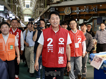 [포토] 망원시장 도보 유세하는 오세훈 후보