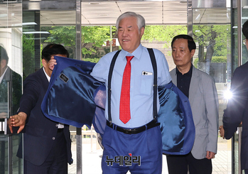 [포토] 집시법위반 국민참여재판 출석하는 전광훈 목사