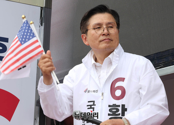 [포토] 차량 유세하는 황교안 자유와혁신 평택을 후보