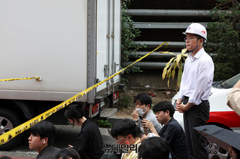 [포토] 서소문 고가 사고현장 찾은 정원오 후보 