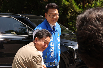 [포토] 사할린동포복지회관 찾은 송영길 후보