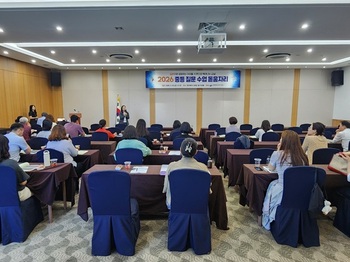 강원특별자치도교육청, 질문과 토론으로 깨어나는 '질문 수업 돋움자리 연수' 개최