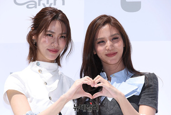 [포토] 태국배우 에미-보니 '커플 하트'