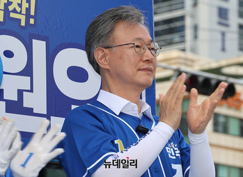 [포토] 지지호소하는 장인홍 구로구청장 후보