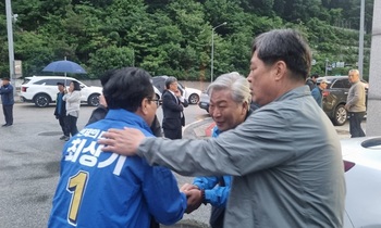 최상기 더불어민주당 인제군수 후보 "잘 쌓아둔 토대를 무너뜨리느냐, 앞으로 나아가느냐를 결정짓는 선거"