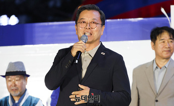 [포토] 지지발언하는 배우 이기영 