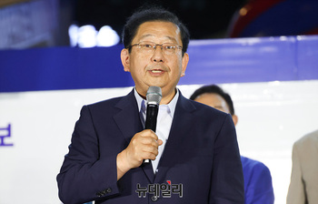 [포토] 정원오 지지발언하는 호사카 유지 교수 