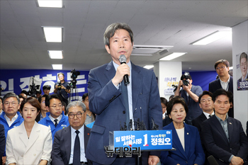 [포토] 출구조사 발언하는 이인영 상임선대위원장