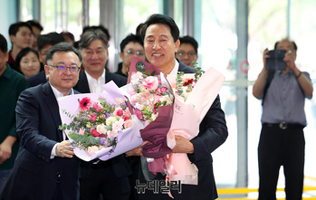 [포토] 송파대첩 대역전, 오세훈 '금의환향' 