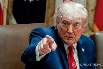 코스피 '검은 월요일' 서킷브레이커 … 美반도체 충격파에 삼전·하닉 '폭락'
