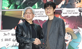 [포토] 네이버 사옥 찾은 젠슨 황 엔비디아 CEO 