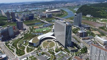 李 "몰아서 보내야 효과" 2차 공공기관 이전 급물살 … 1차 지방이전 실패 반복 막을 해법 주목