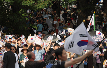 [영상] 닷새째 맞은 잠실개표소 "부정선거 재선거, 당일투표 수개표"