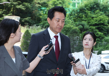 [포토] 법원 출석하는 오세훈 서울시장 