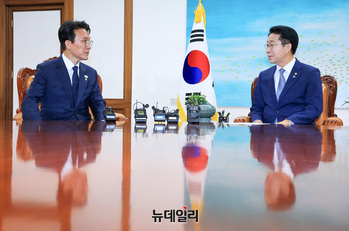[포토] 조정식 국회의장 찾은 김민석 총리