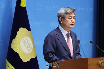 [포토] 김장겸 'MBC 대학생 시국선언 악의적 왜곡 중단하라'