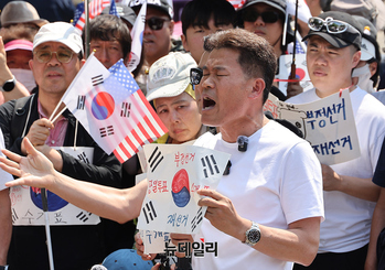[포토] 사라진 투표용지 보관함 공개 회견하는 전한길